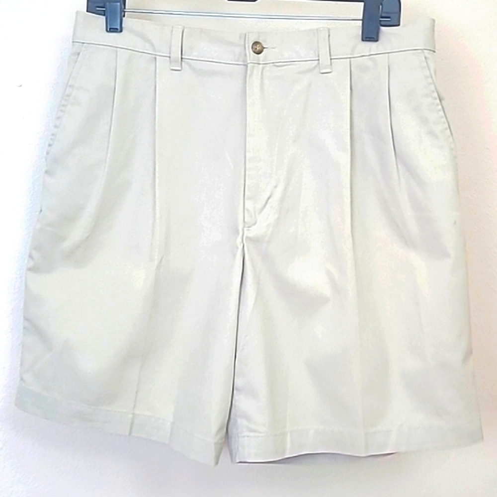 Shorts Wrinkle Free Tan Khaki Pleated Walking Golf Pockets belt loops Preppy